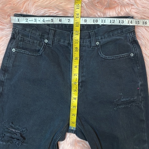 American Eagle Black Distressed Mom Jean Size‎ 6 - Picture 7 of 8